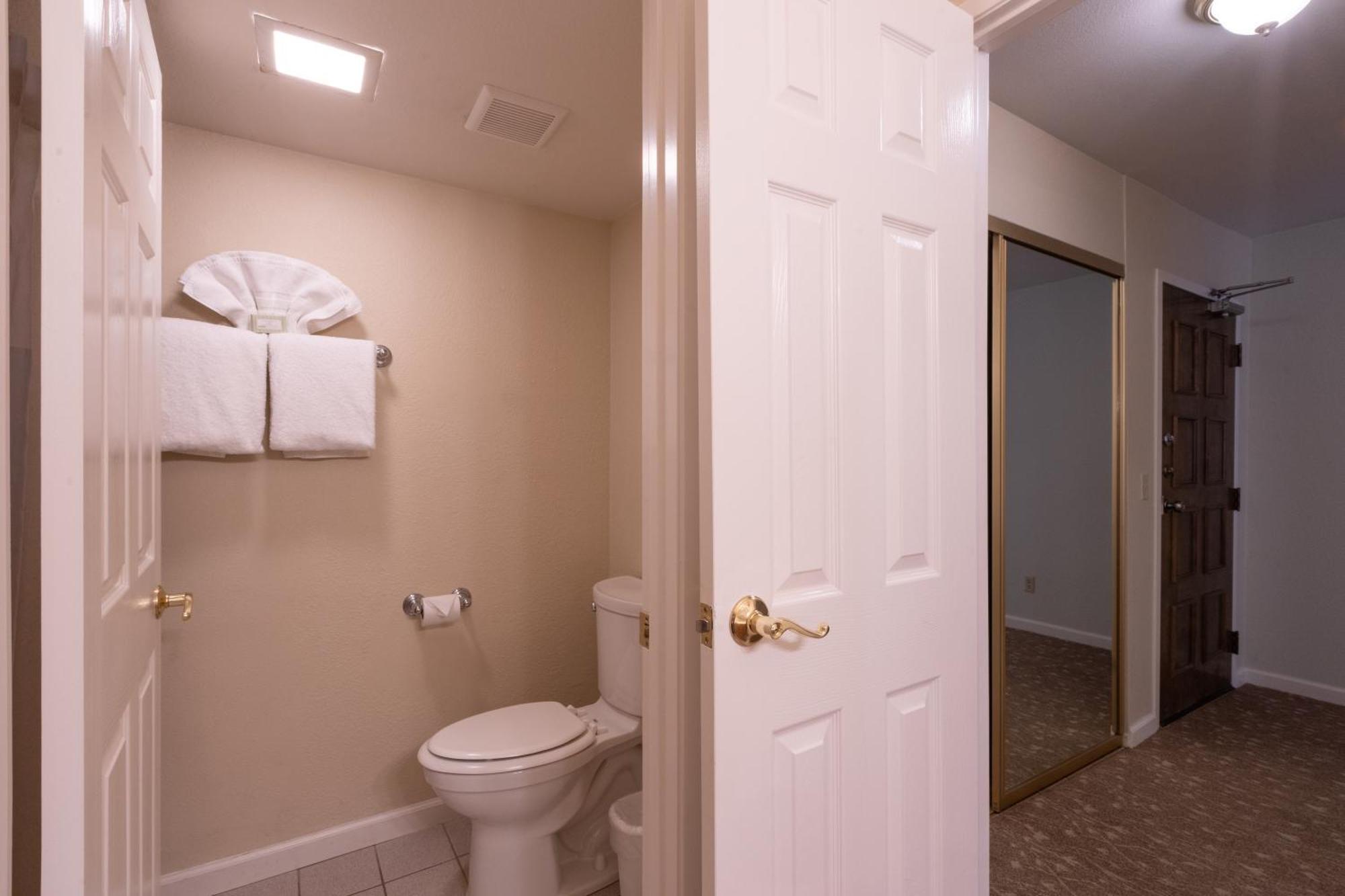 San Diego Country Estates Ramona Chambre photo